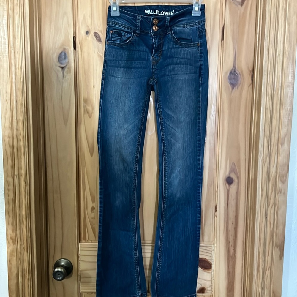 Wallflower bootcut jeans. size 0
